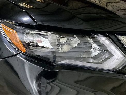 Used 2019 Nissan Rogue SV AWD/4WD image 4