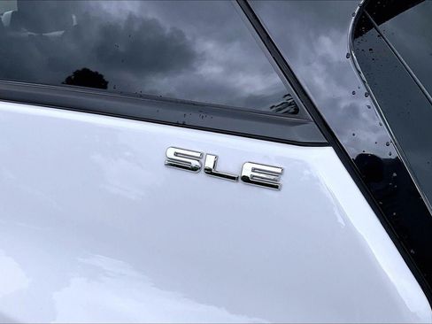 Used 2020 GMC Terrain SLE w/ Driver Convenience Package FWD image 8