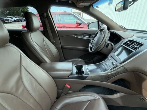 Used 2018 Lincoln MKX Reserve FWD image 15