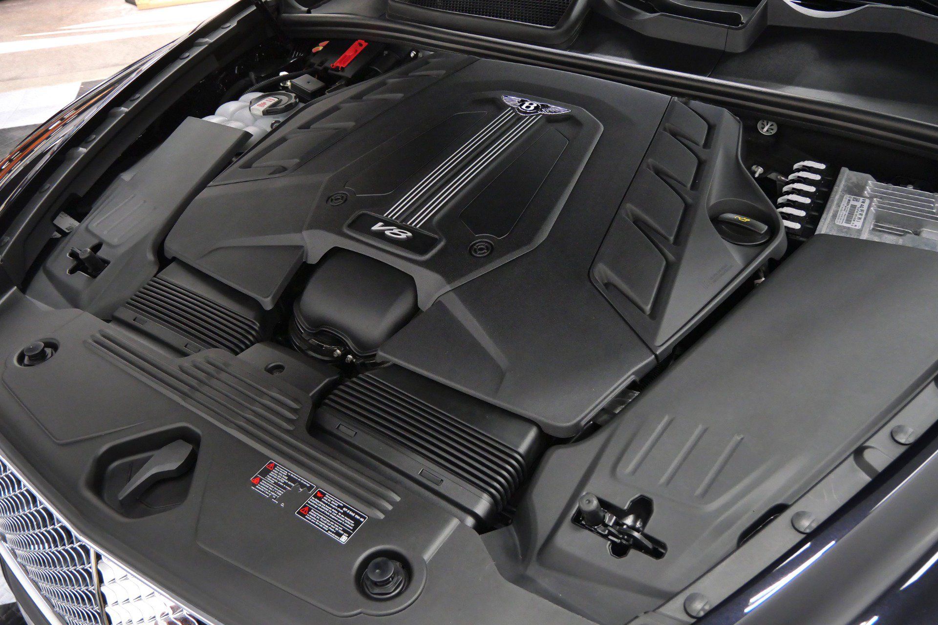 Used 2023 Bentley Bentayga AWD/4WD image 39