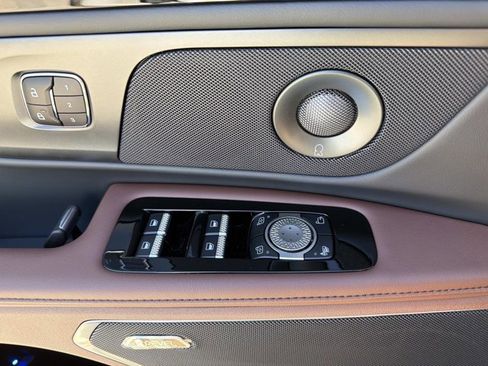 New 2026 Lincoln Nautilus Reserve AWD/4WD image 9