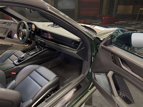 Used 2024 Porsche 911 Targa 4 GTS image 17