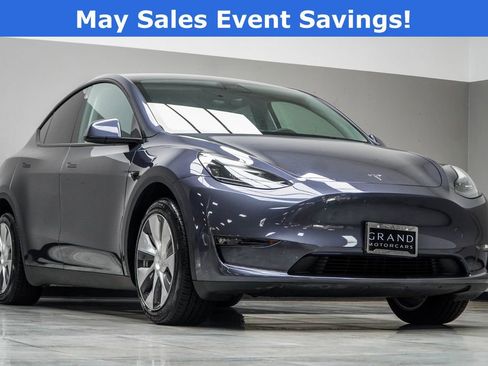 Used 2023 Tesla Model Y Long Range AWD/4WD image 6
