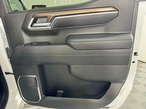 Used 2025 Chevrolet Silverado 1500 LT image 24