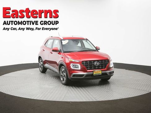 Used 2025 Hyundai Venue Limited image 50