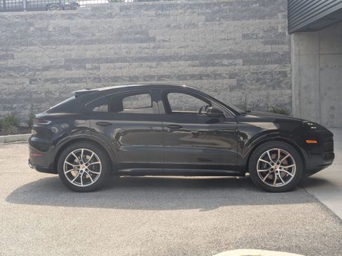 Used 2025 Porsche Cayenne Coupe AWD/4WD image 8