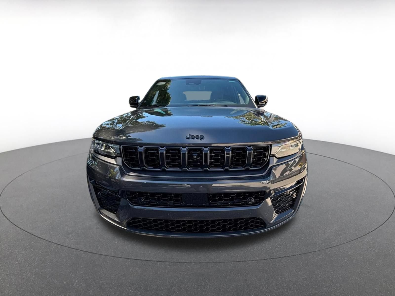 Used 2026 Jeep Grand Cherokee Limited AWD/4WD image 2