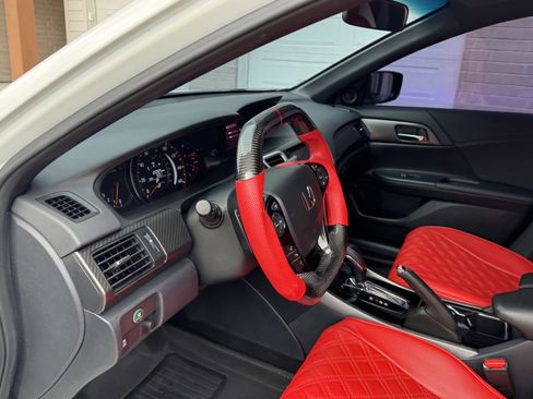 Used 2017 Honda Accord Sport image 14