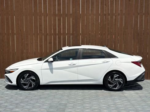 Used 2024 Hyundai Elantra SEL w/ Convenience Package FWD image 15