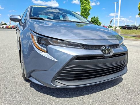 Used 2024 Toyota Corolla LE FWD image 2