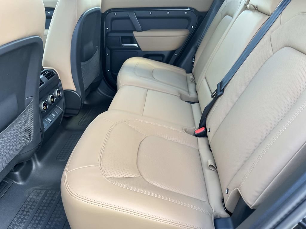 New 2026 Land Rover Defender 110 X-Dynamic SE AWD/4WD image 10