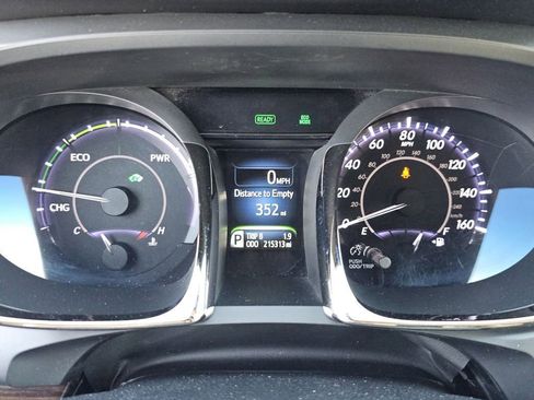 Used 2014 Toyota Avalon Limited w/ Technology Package FWD image 32