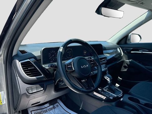 Certified 2025 Kia Seltos X-Line AWD/4WD image 12