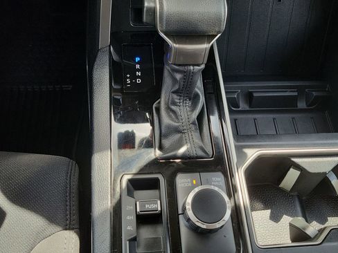 Used 2023 Toyota Tundra SR5 AWD/4WD image 15