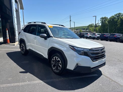 Certified 2026 Subaru Forester Premium AWD/4WD image 4