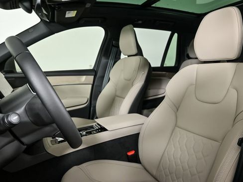 New 2026 Volvo XC90 B6 Plus w/ Protection Package Premier image 5