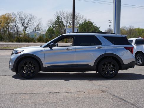 Used 2024 Ford Explorer ST-Line w/ Class IV Trailer Tow Package AWD/4WD image 7