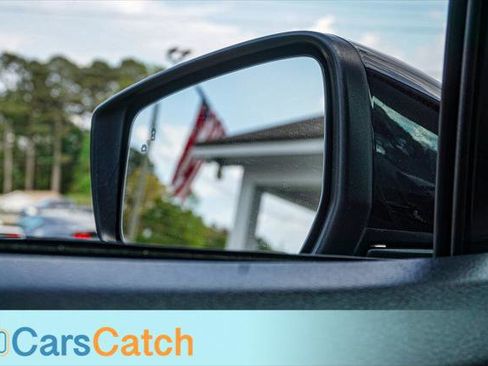 Used 2021 Nissan Versa SV image 34