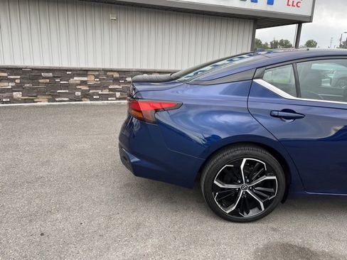 Used 2024 Nissan Altima 2.5 SR image 11