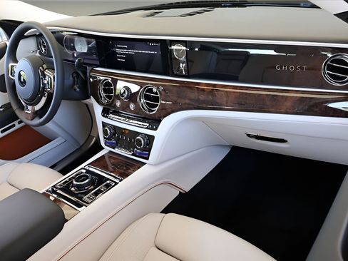 New 2026 Rolls-Royce Ghost AWD/4WD image 25