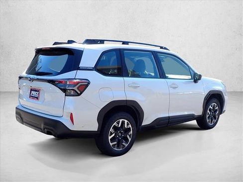 Used 2025 Subaru Forester AWD/4WD image 4
