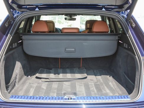 Used 2022 Audi e-tron Premium image 37