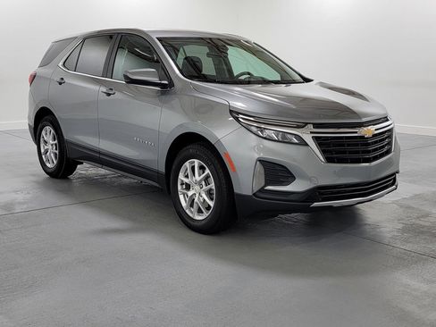 Used 2023 Chevrolet Equinox LT image 2