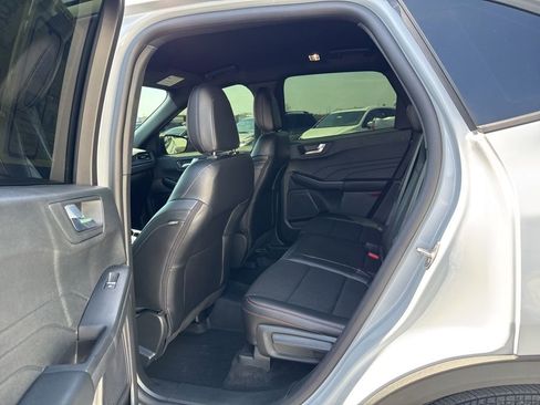 Used 2025 Ford Escape ST-Line w/ Cold Weather Package AWD/4WD image 33