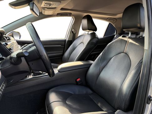 Used 2020 Toyota Camry XLE w/ Driver Assist Package FWD image 9