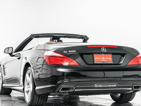 Used 2016 Mercedes-Benz SL 550 image 7