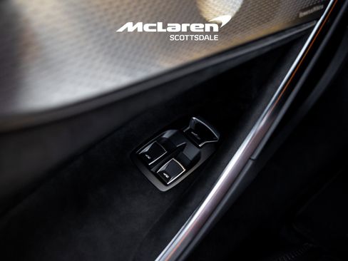 Used 2025 McLaren Artura Spider image 38