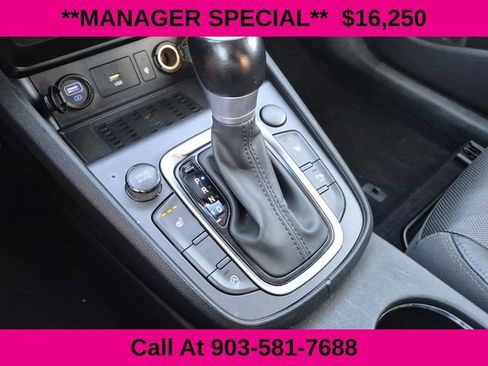 Used 2022 Hyundai Kona Limited FWD image 43