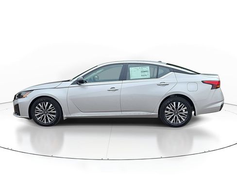 New 2026 Nissan Altima 2.5 SV FWD image 8