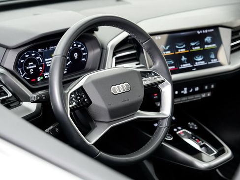 Used 2023 Audi Q4 e-tron Premium w/ Convenience Package AWD/4WD image 9