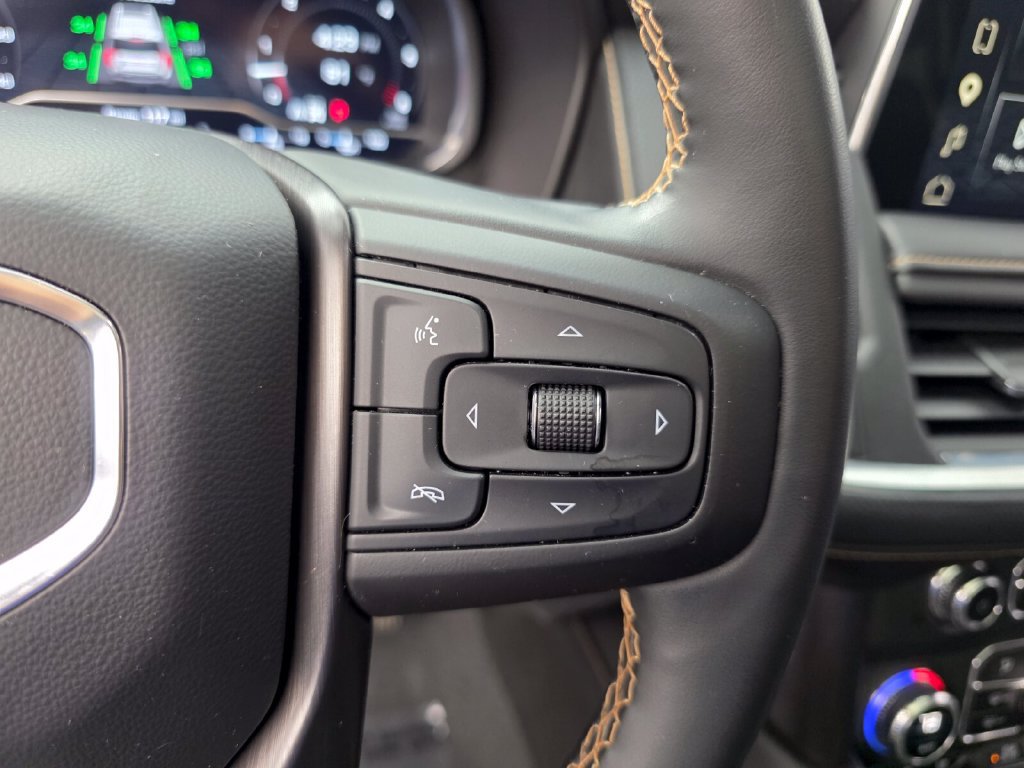 Used 2023 GMC Yukon AT4 w/ Technology Package AWD/4WD image 21