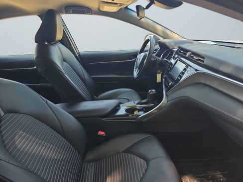 Used 2018 Toyota Camry SE FWD image 17