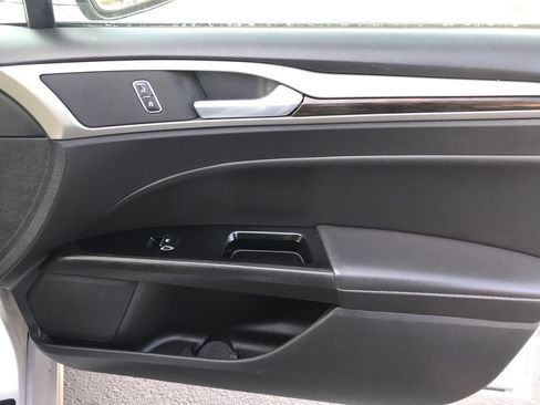 Used 2016 Ford Fusion SE w/ Equipment Group 202A FWD image 24