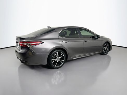 Used 2020 Toyota Camry SE image 6