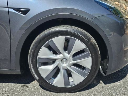 Used 2023 Tesla Model Y Long Range AWD/4WD image 17
