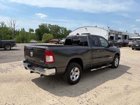 Used 2022 RAM 1500 Big Horn AWD/4WD image 3