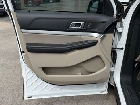 Used 2018 Ford Explorer 4WD image 12