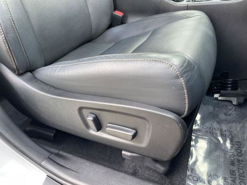 Used 2018 Toyota Highlander Limited AWD/4WD image 23