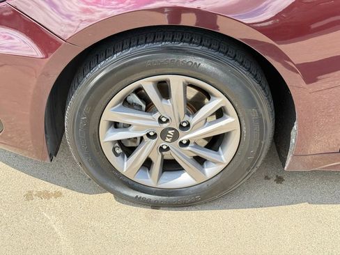 Used 2020 Kia Optima LX FWD image 12