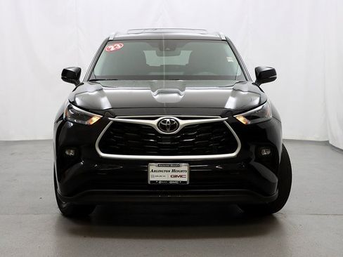Used 2023 Toyota Highlander XLE image 5