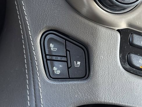 Used 2019 GMC Yukon Denali w/ Denali Ultimate Package image 44