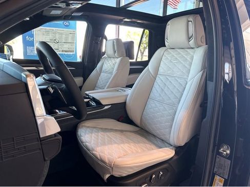 New 2026 Cadillac Escalade V image 26