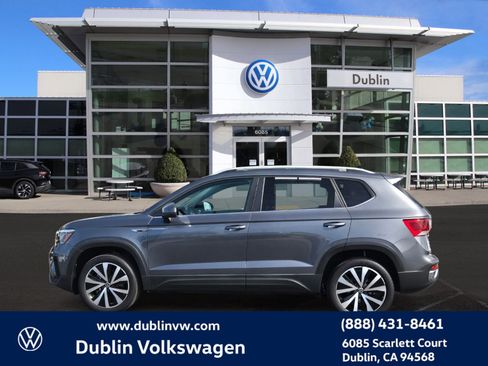 Used 2022 Volkswagen Taos SE image 7