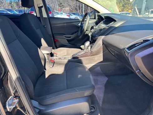 Used 2018 Ford Focus SE image 23
