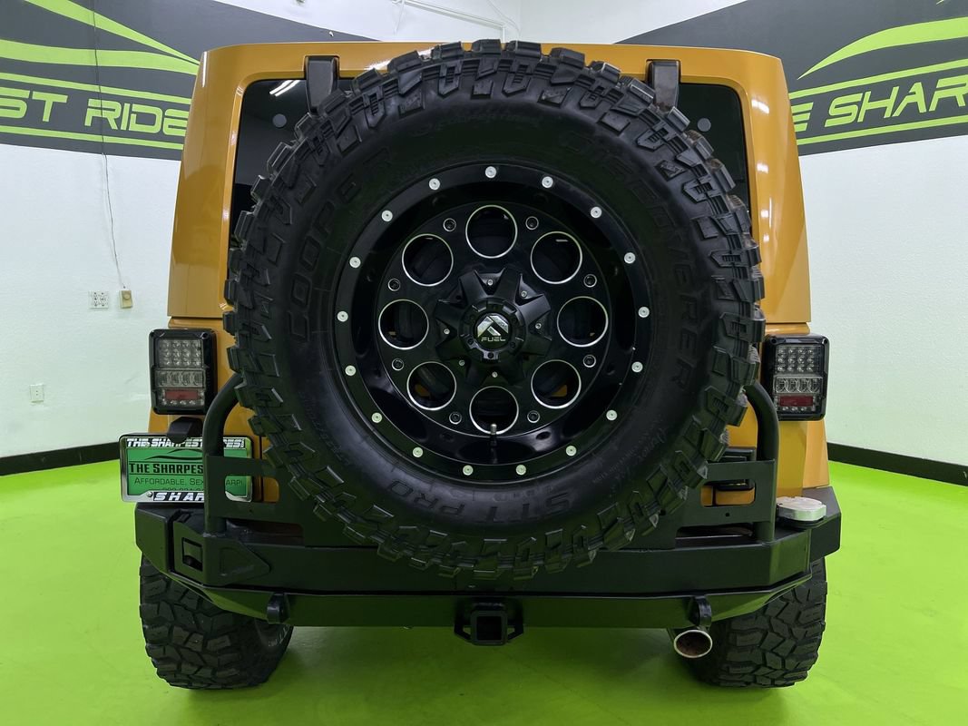 Used 2014 Jeep Wrangler Unlimited Rubicon w/ Max Tow Package AWD/4WD image 8