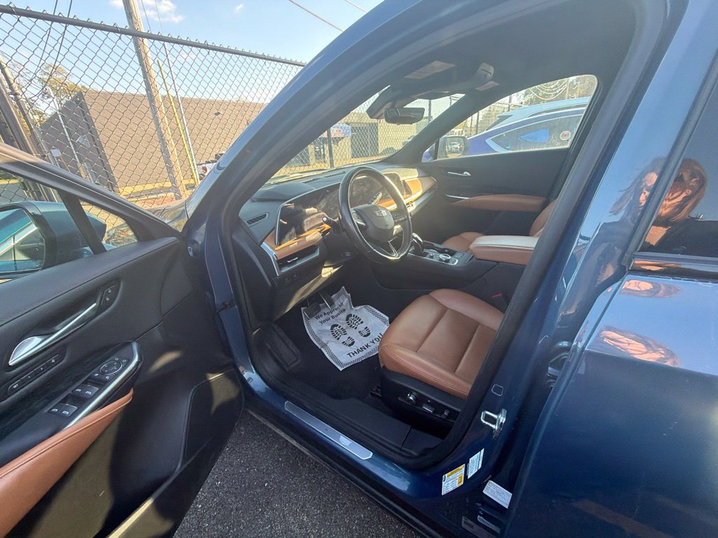 Used 2024 Cadillac XT4 Sport AWD/4WD image 9